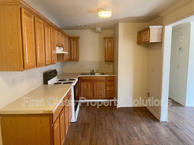 Photo - 1132 N Gardner Ave