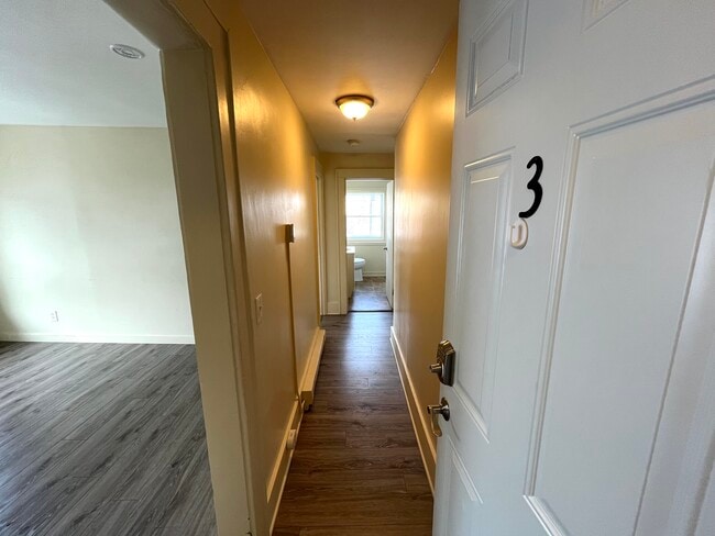 Entrada al apartamento - 1159 E Main St Unidad #3 1157 East Main Street