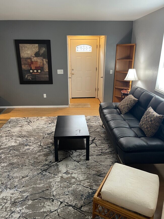 Photo - 1905 Kensington Rd Unidad Lower