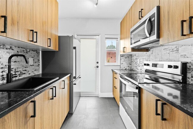 Photo - 2361 NW 15th St Unidad 2361