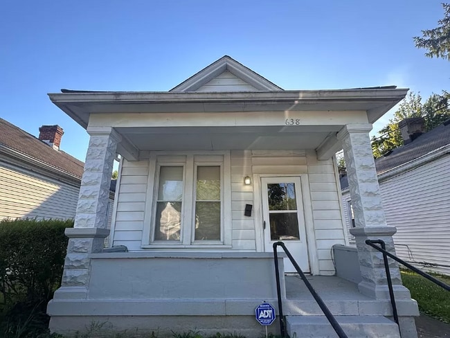 Building Photo - 640 S 27th St Rental