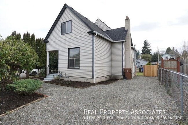 Building Photo - 3104 S 7th St