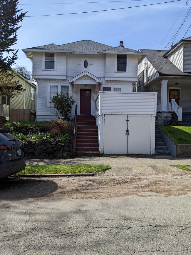Photo - 731 34th Ave