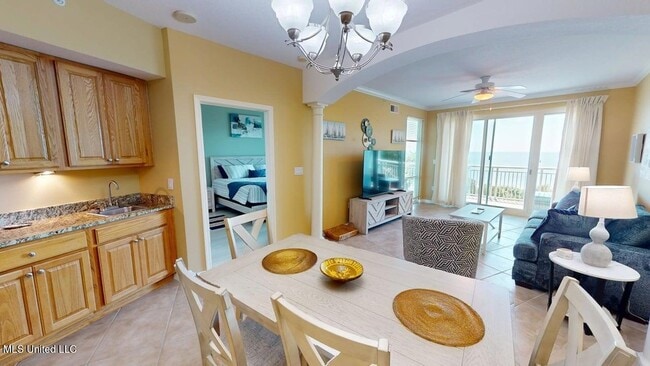 Photo - 2228 Beach Dr Unit 408
