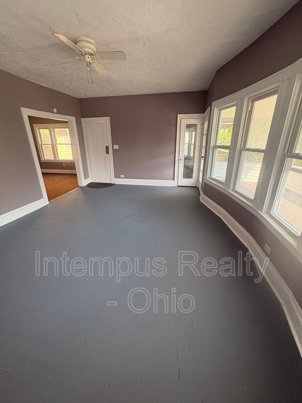 942 Eddy Rd