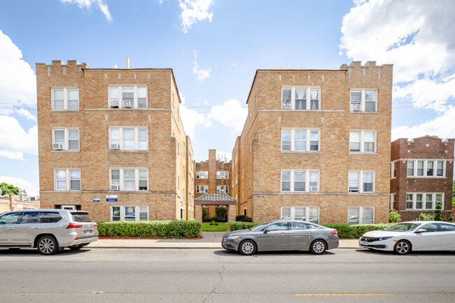 Photo - 5427 W Montrose Ave Apartment Unit S1