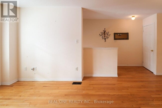 Photo - 4950 Albina Way