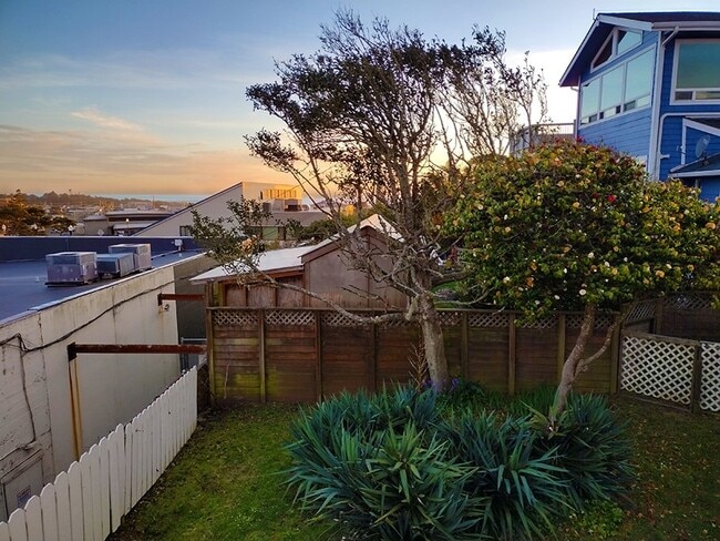 Photo - 441 SW 7th St