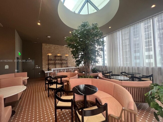 Photo - 11 NE 6th St Unidad 2709