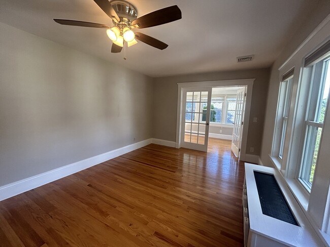 Photo - 19 Newland Rd Unit 2