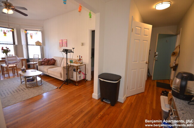 Building Photo - 507 Beacon St Unit 2 Rental