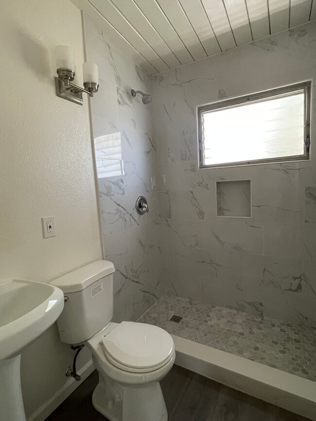 Photo - 310 S H St. Apartments