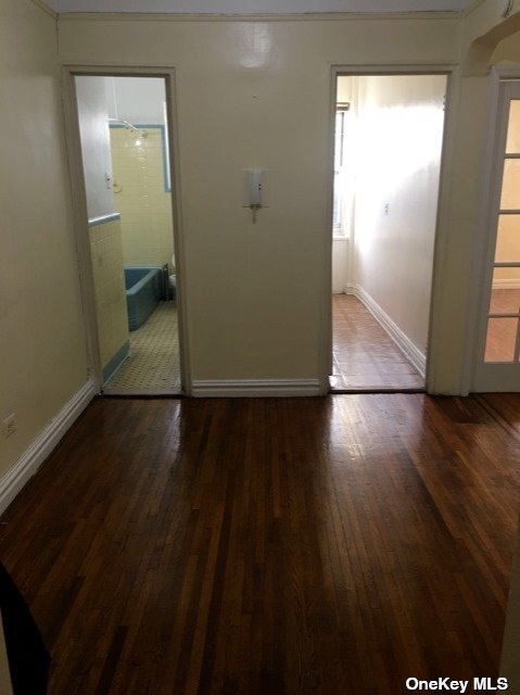 Photo - 61-41 Saunders St Unidad B24