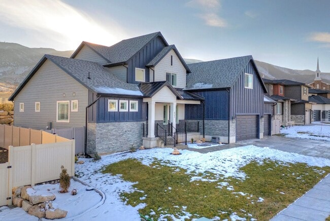 423 W Red Wolf Dr