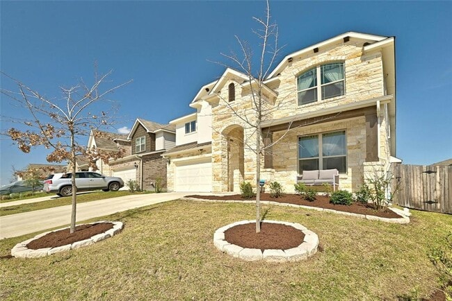 Photo - 303 Cherrystone Loop