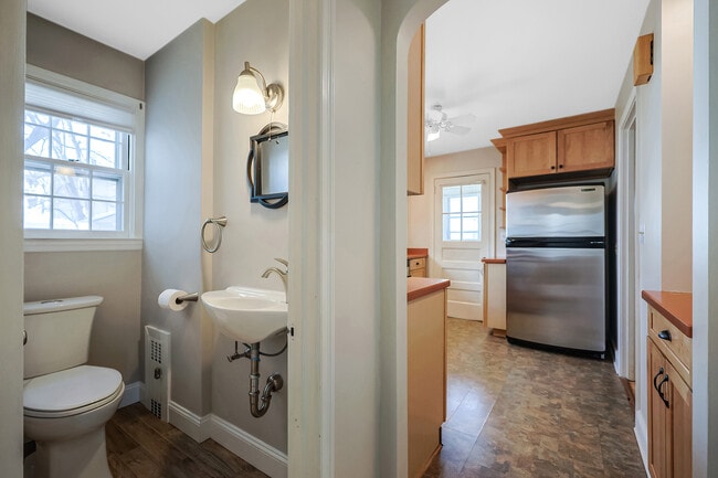 Photo - 11 Acadia St