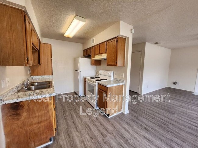 Building Photo - 151 Allencrest Dr