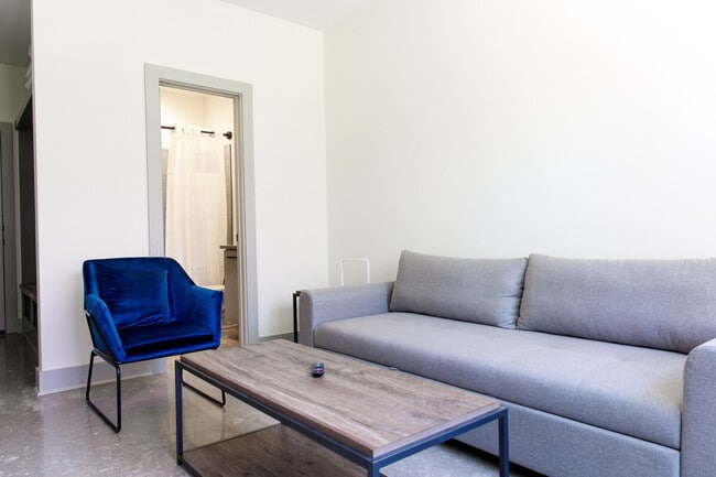 Photo - 319 NE B St Unit ID1221847P