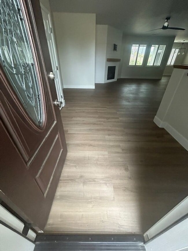 Photo - 4 Bedroom 2 Bathroom in SE Visalia with Po...