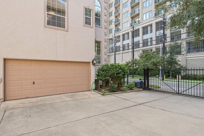 Photo - 1515 Oakdale St
