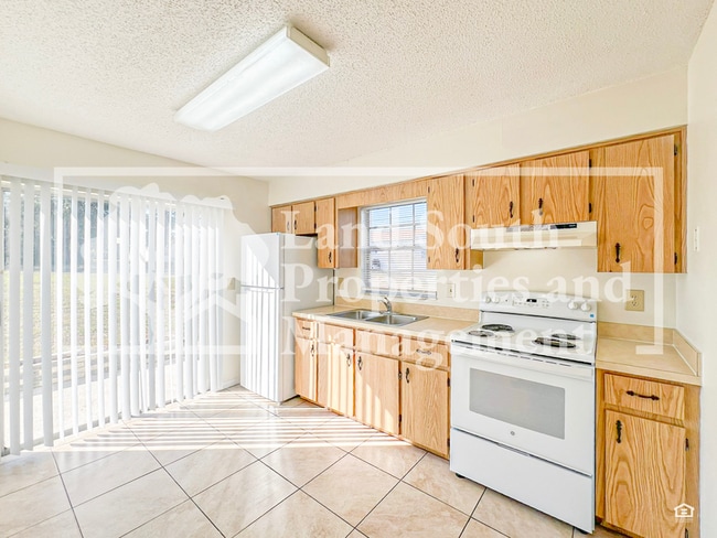 Photo - 5824 Charlton Dr