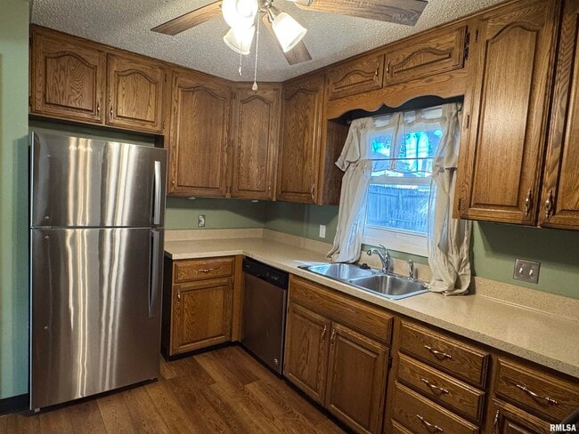 Photo - 2325 Queens Ct