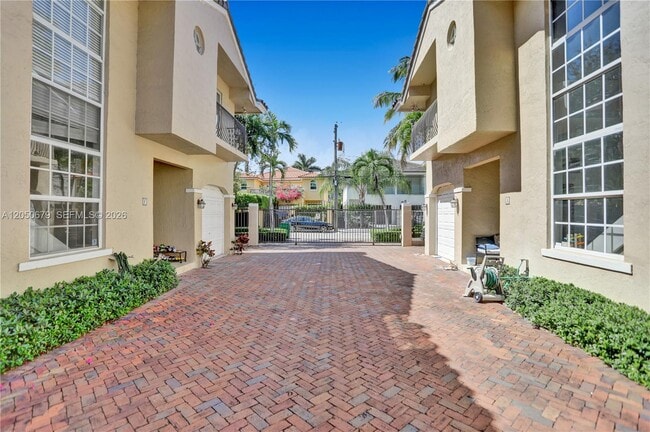 Photo - 3135 Gifford Ln
