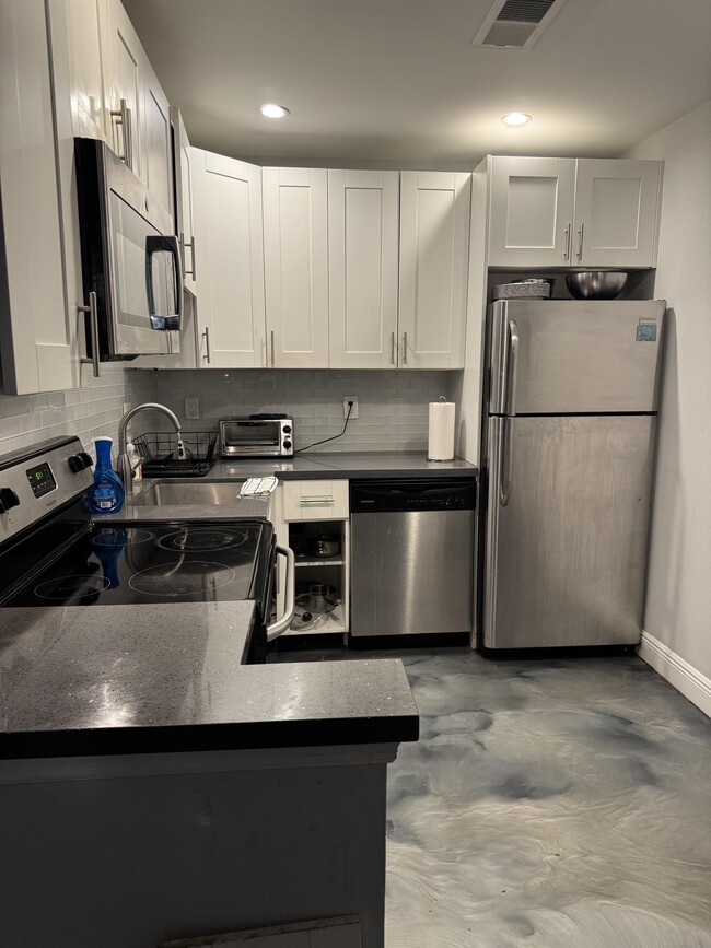 Building Photo - 470 NW 20th St Unit 3070 Rental