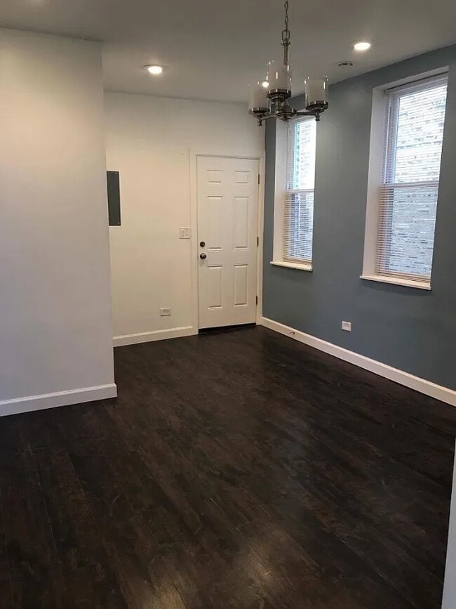 Photo - 3943 W Addison St Unit 1
