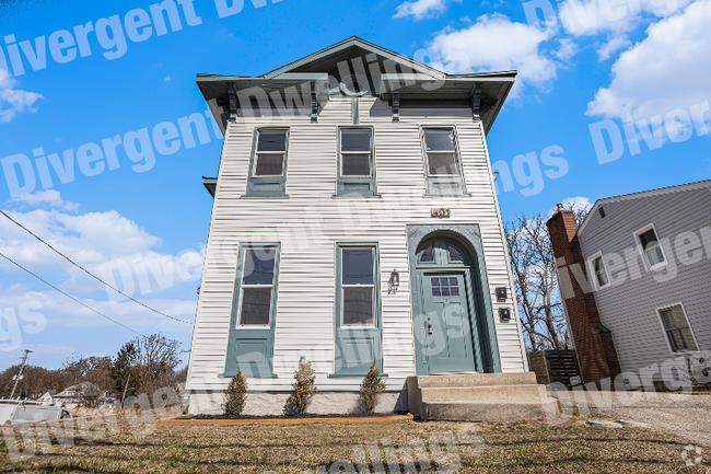 Building Photo - 401 Leonard St NE Unit 1 Rental