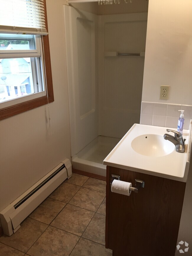 Building Photo - 202 Wheeler St Rental