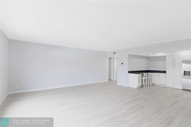 Photo - 1881 Middle River Dr Unit 401