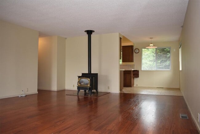 Photo - 3 bedroom in Bellevue WA 98006