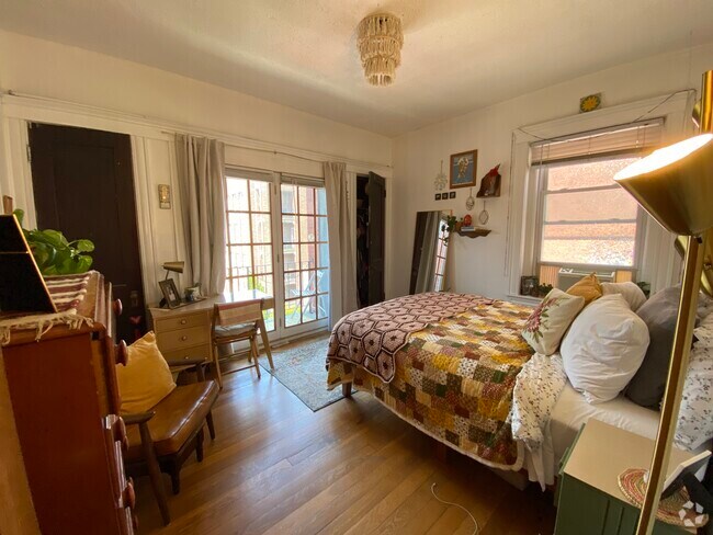 Building Photo - 47 Strathmore Rd Unit 3 Rental