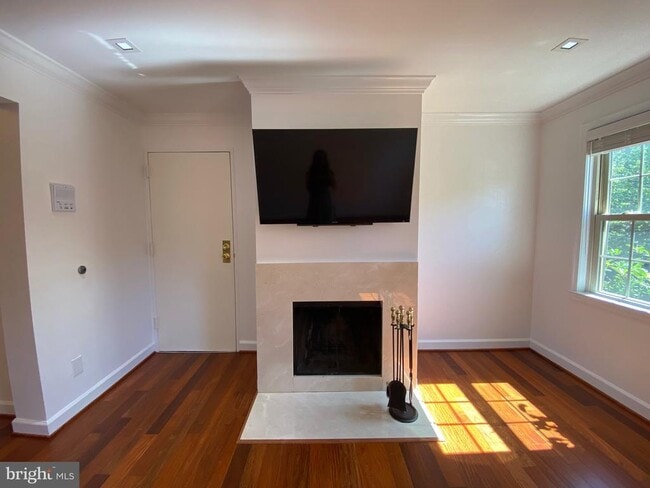Photo - 527 Bashford Ln Unit 3
