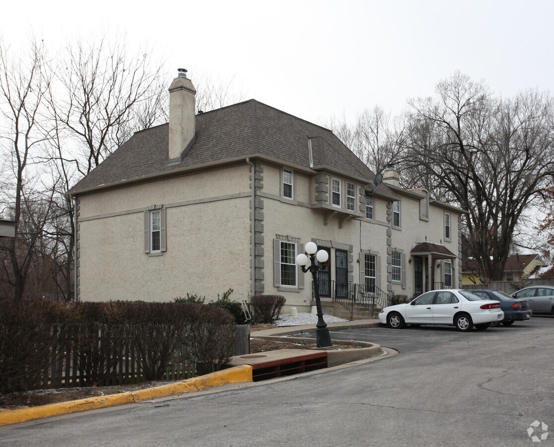Photo - Orleans Court