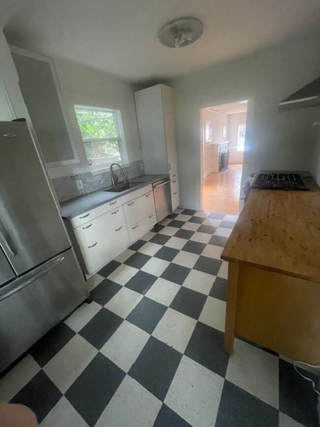 Photo - Great House in Oakland! 2 Beds, 1 Bath