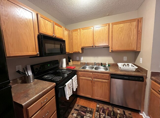 Photo - Short Term Rental Now Available!! Unidad 202