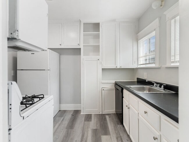 Photo - 736 Olive Ave Unidad 748