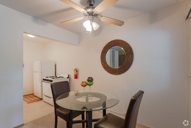 2BR, 1BA - Conservatory
