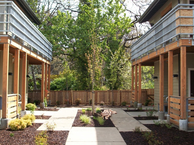 Photo - Hood River Crossing