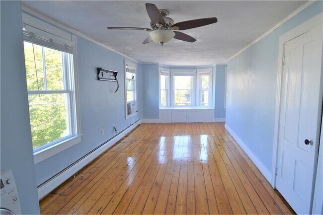 Photo - 235 Spring St Unit 4