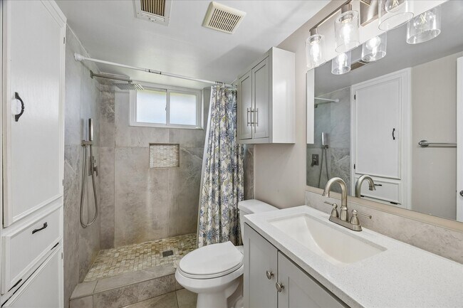 Photo - 8403 Meadowshire St