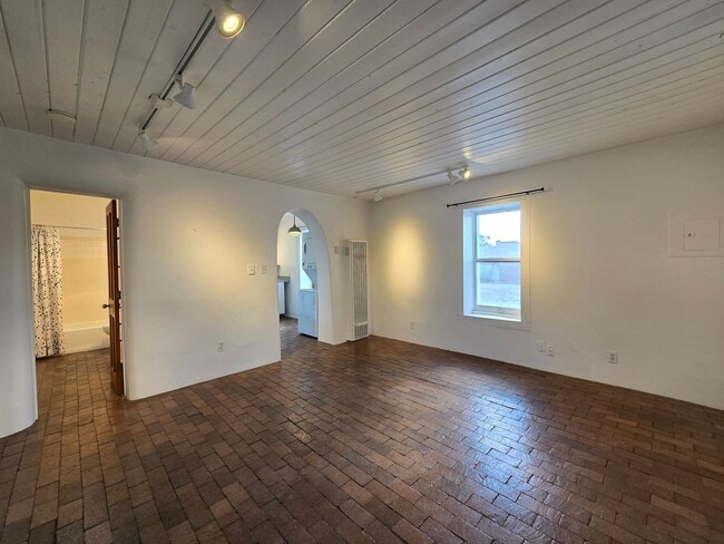 Photo - 808 Agua Fria St