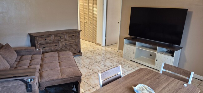 Photo - Charming 2 Bedroom / 1 Bathroom House