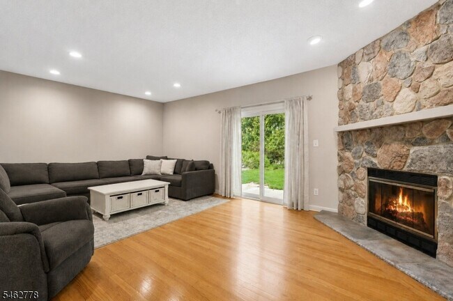 606 Park Pl Unit 606