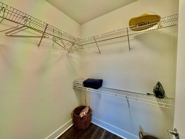 Photo - 528 NE 26th St Unidad A1