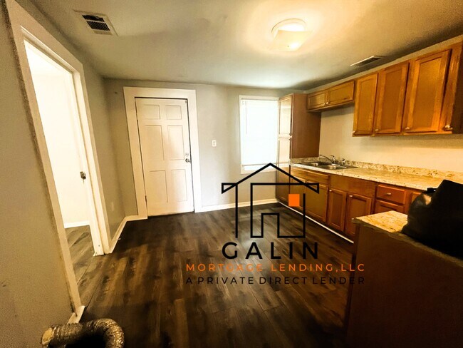 Photo - 1330 Golden St