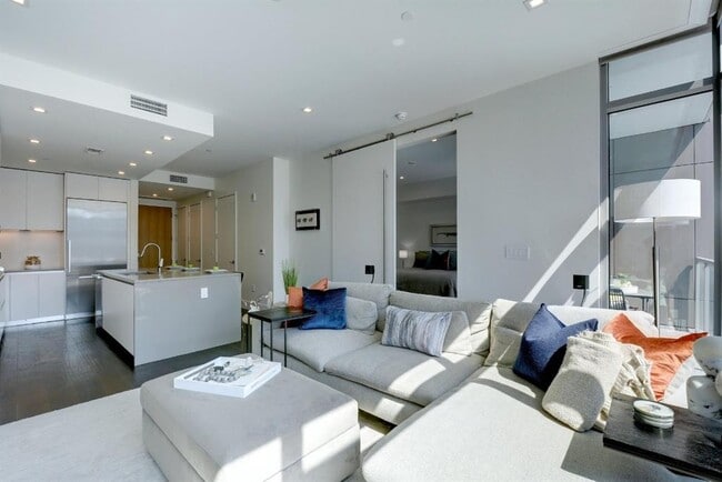 Photo - 501 West Ave Unit 703