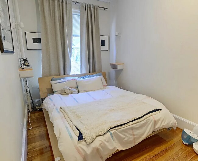 Photo - 1067 Beacon St Unidad 7